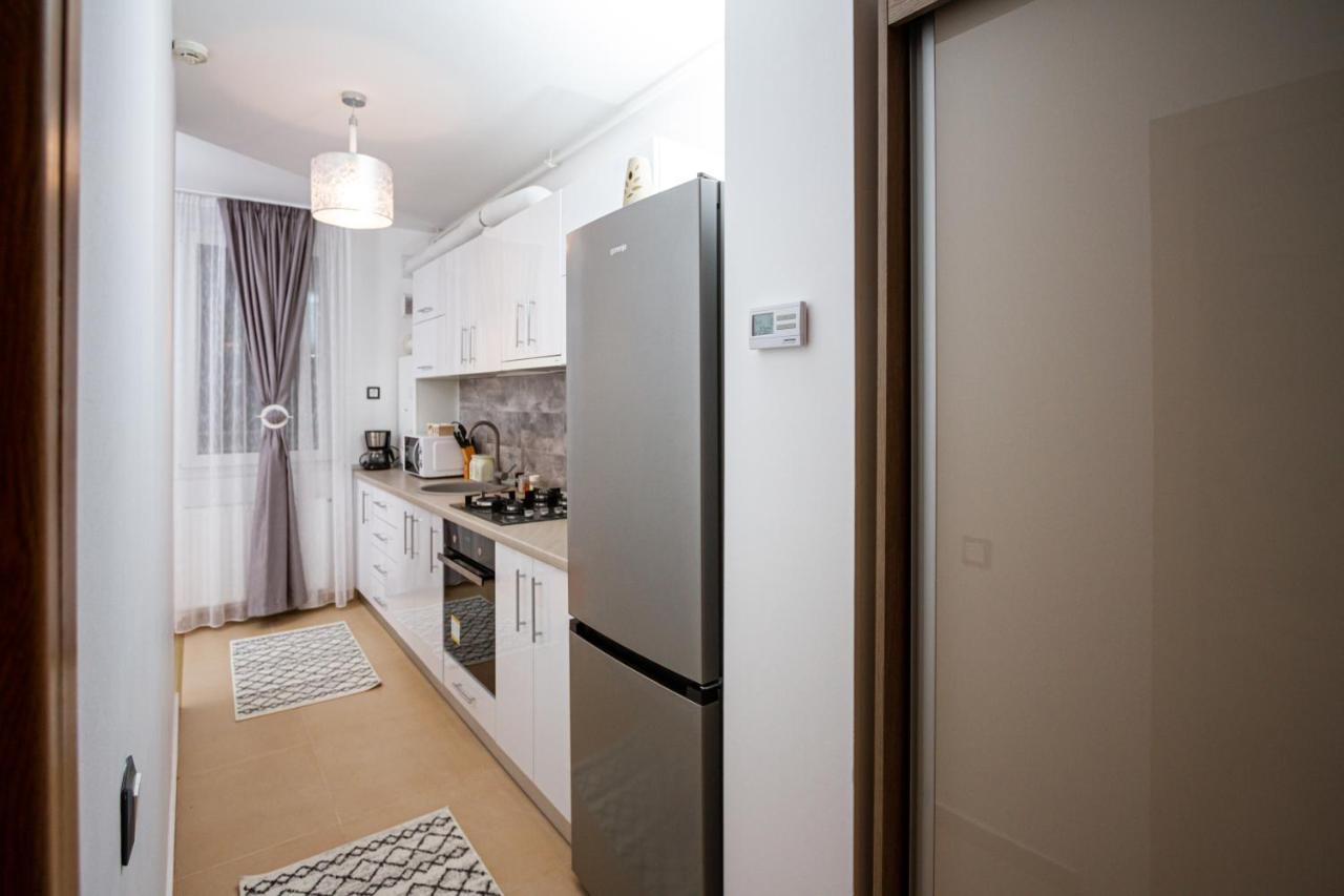 Ra Apartment - Ared Орадя Экстерьер фото