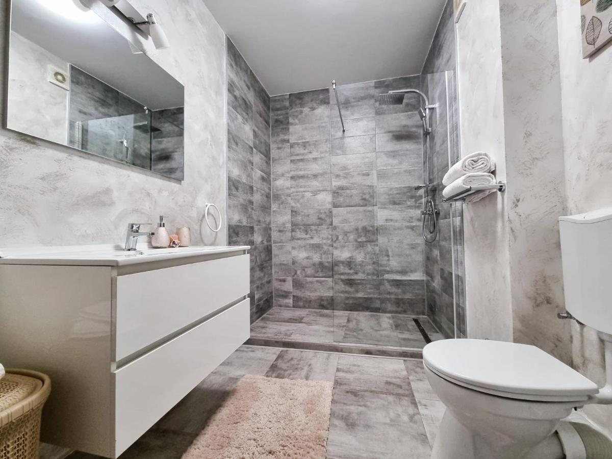 Ra Apartment - Ared Орадя Экстерьер фото